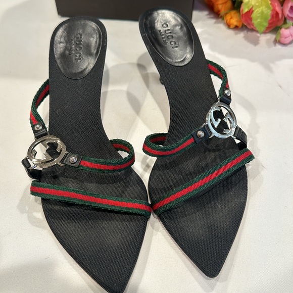 Authentic Gucci Pointed Kitten Heels with box - Picture 4 of 11